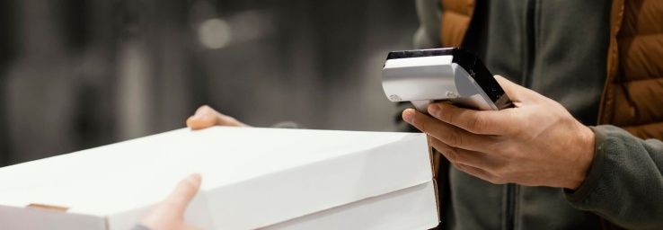Как пункты выдачи маркетплейсов изменили рынок коммерческой недвижимости в России: итоги 2025 года